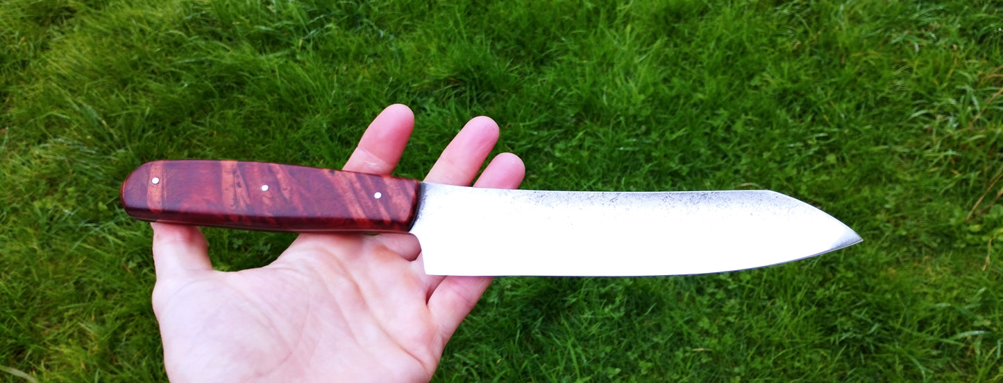 Couteau de cuisine forgée en 100c6 manche en narra rouge